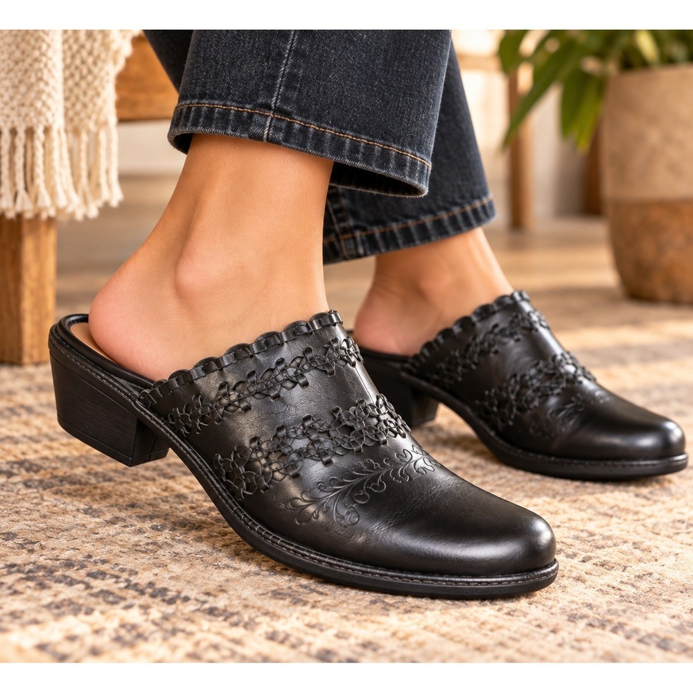 Clarks Artisan Black Leather Floral Cutout Mules Clogs Womens 9.5M Slip On